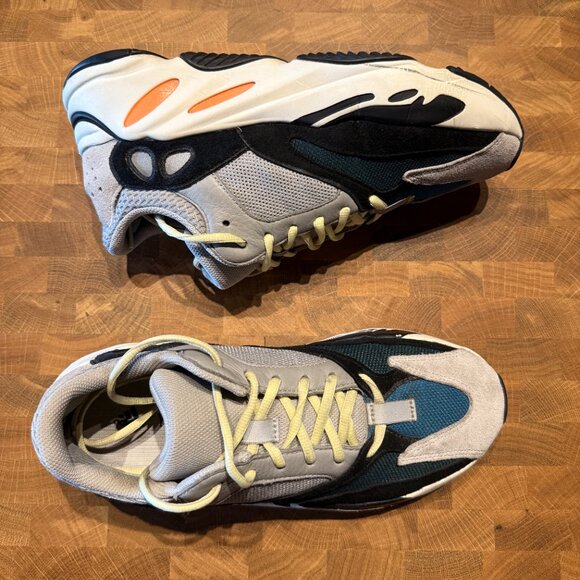Yeezy Boost 700 'Wave Runner' - Size 9.5 Men's - Picture 2 of 8